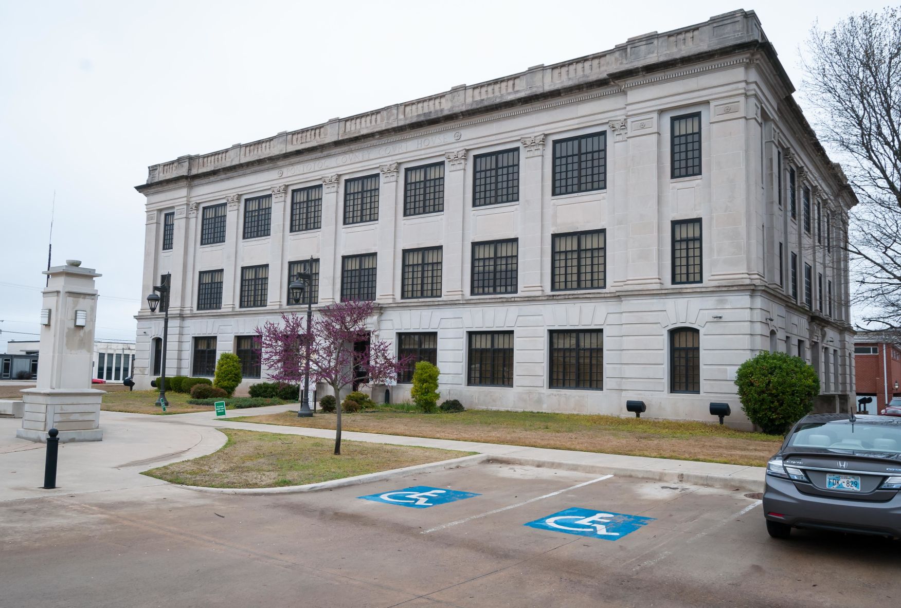 Pontotoc County Courthouse to close